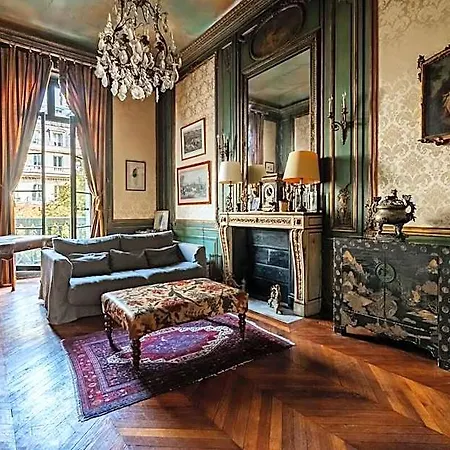 Luxury - Arc De Triomphe/champs Elysees 4*